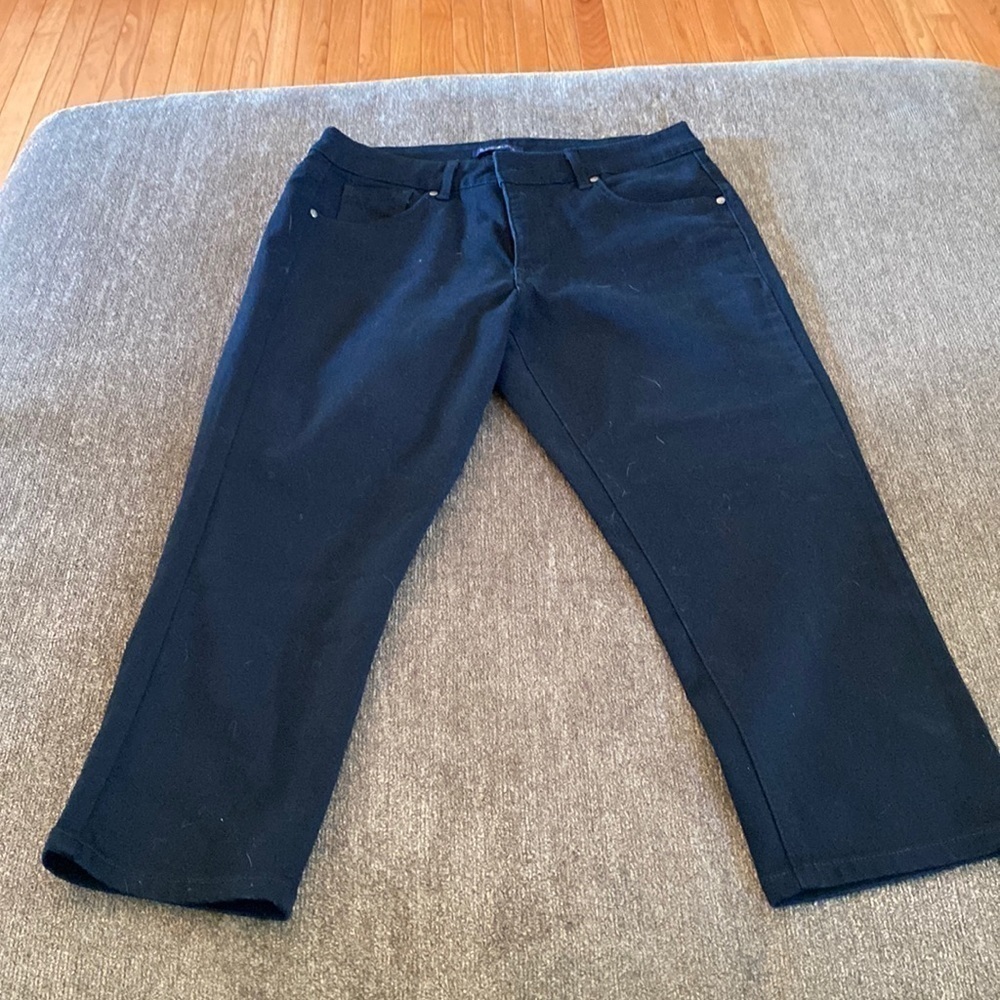 Bandolino womens capris; size 14
